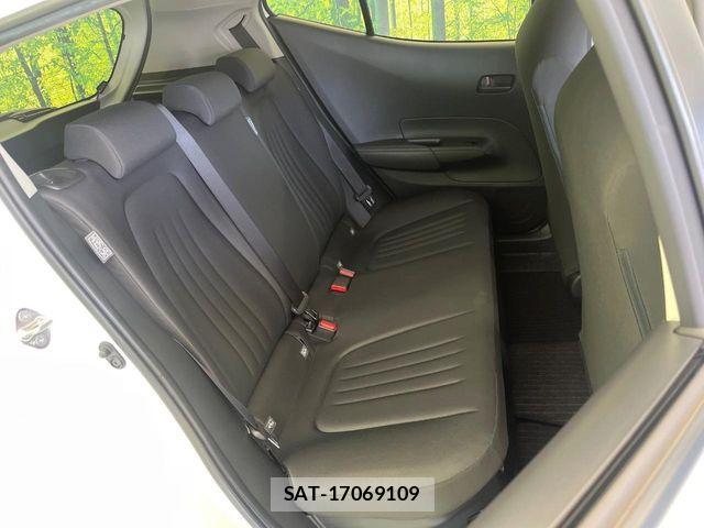 Toyota AQUA 2023-07 8312952-9