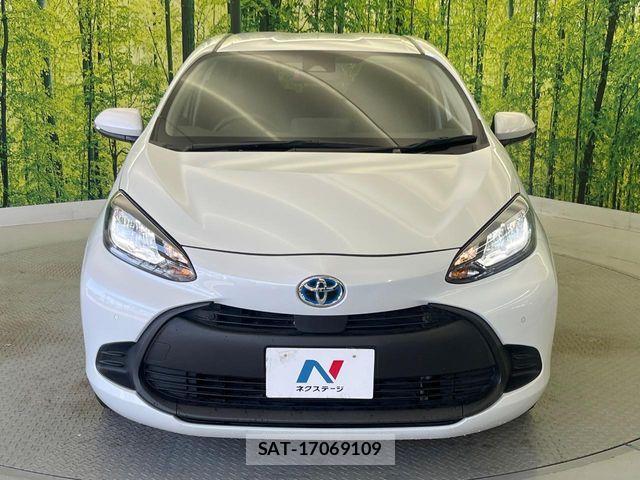Toyota AQUA 2023-07 8312952-14