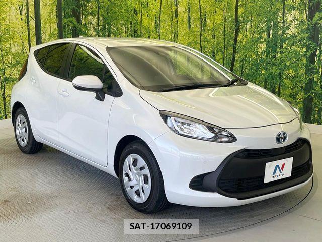 Toyota AQUA 2023-07 8312952-16