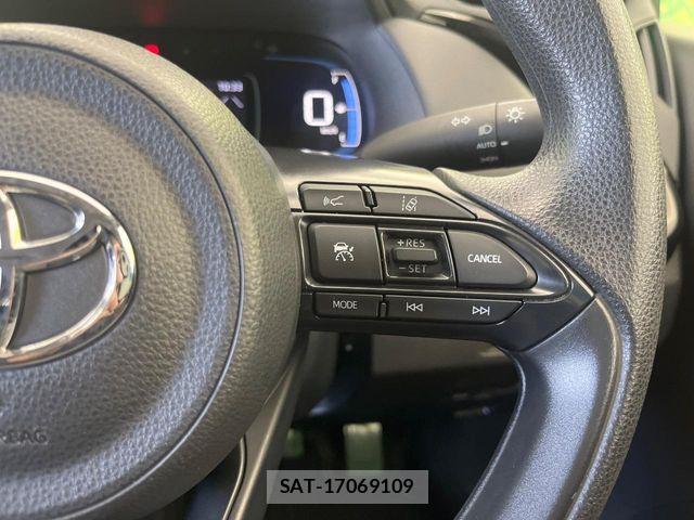 Toyota AQUA 2023-07 8312952-6