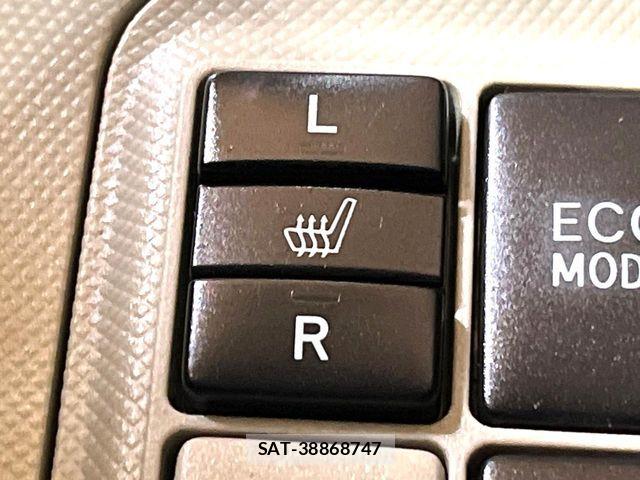 Toyota AQUA 2012-07 8313001-3