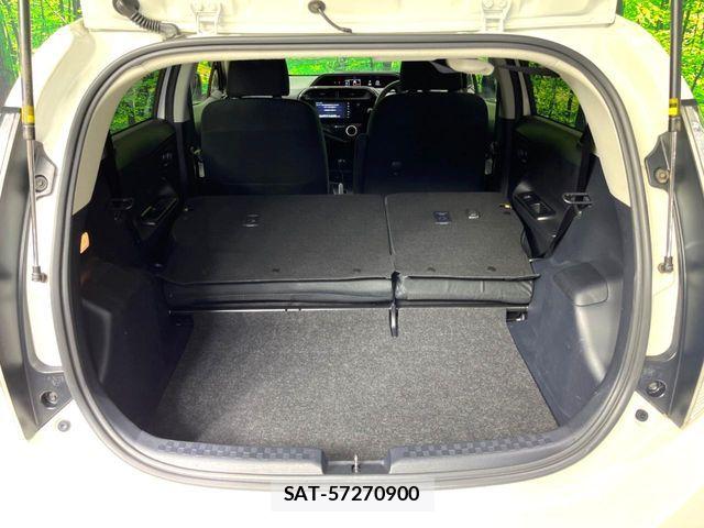 Toyota AQUA 2018-11 8312989-10