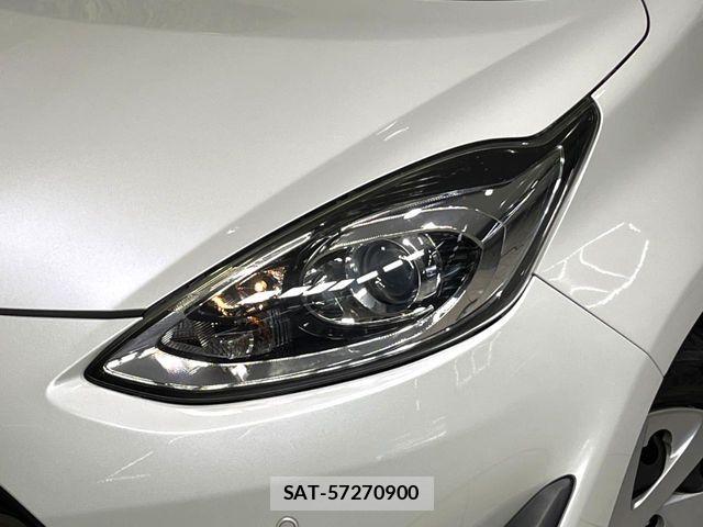 Toyota AQUA 2018-11 8312989-12