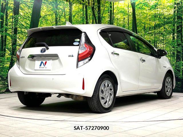 Toyota AQUA 2018-11 8312989-17