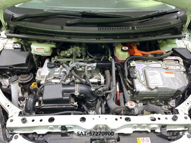 Toyota AQUA 2018-11 8312989-18