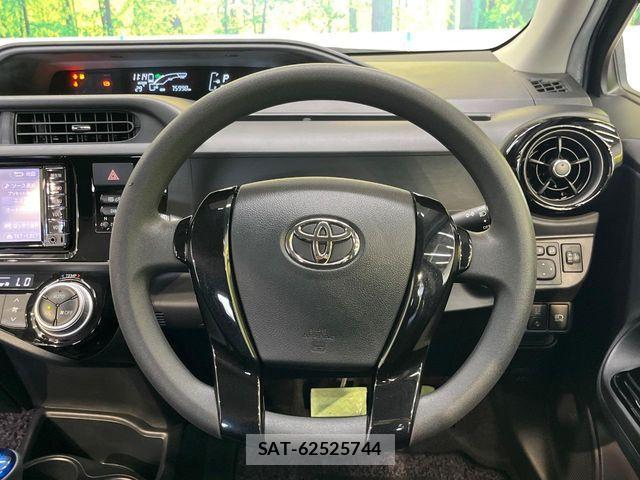 Toyota AQUA 2017-04 8334813-10