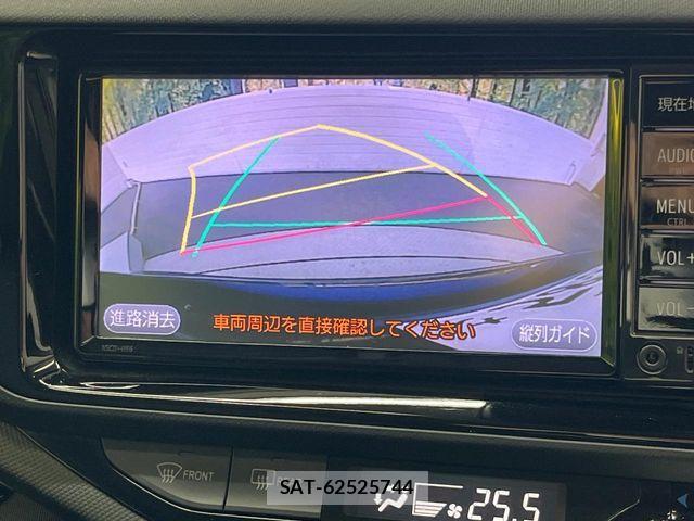 Toyota AQUA 2017-04 8334813-3
