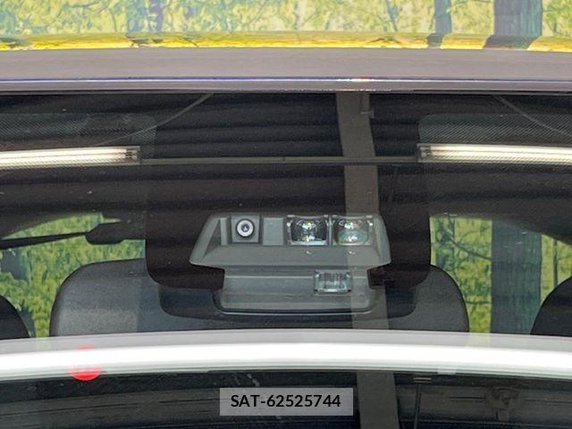 Toyota AQUA 2017-04 8334813-4