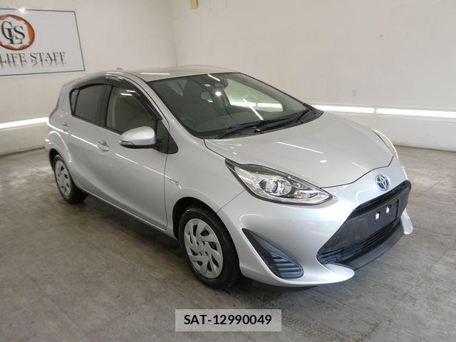 Toyota AQUA 2017-06 8334815-0