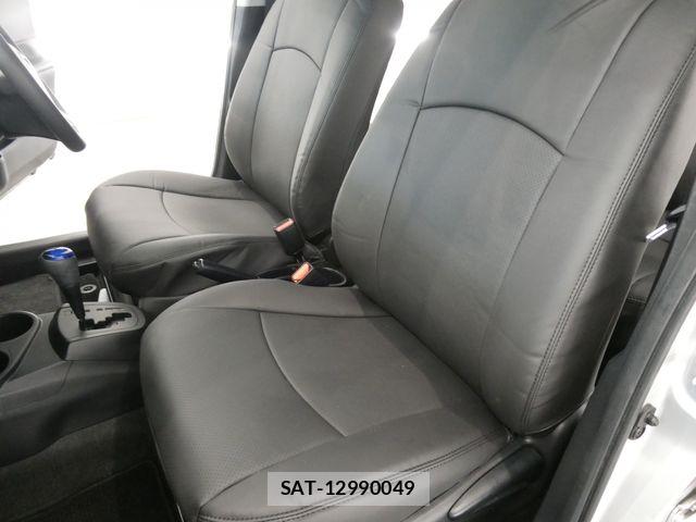 Toyota AQUA 2017-06 8334815-16