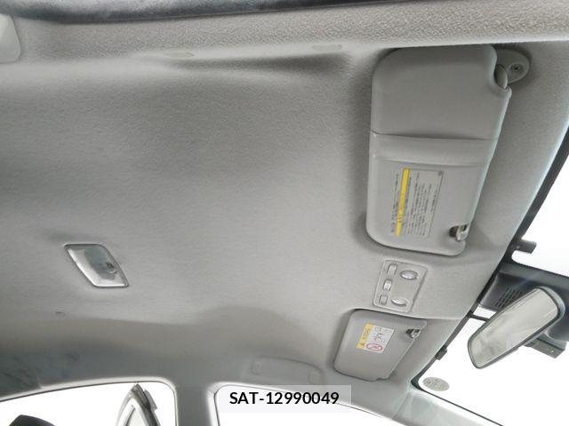 Toyota AQUA 2017-06 8334815-26