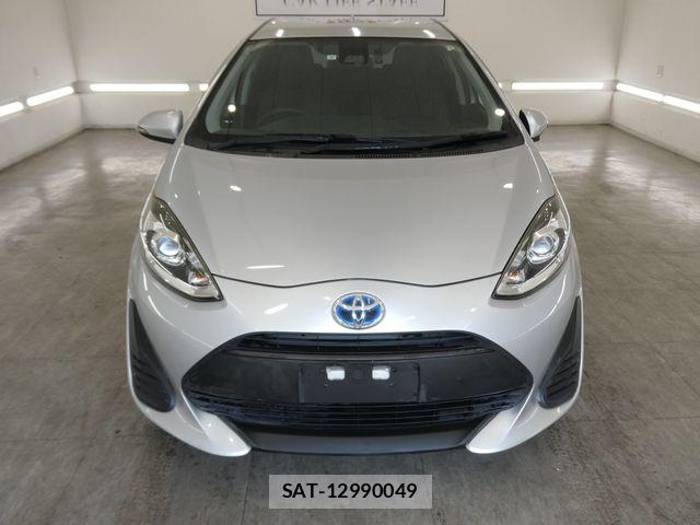 Toyota AQUA 2017-06 8334815-6
