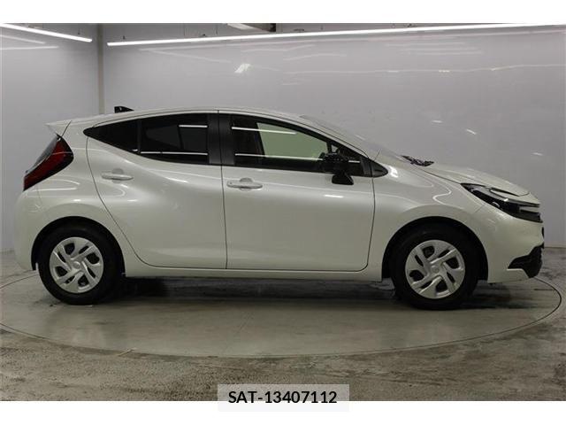 Toyota AQUA 2026-01 8334766-3