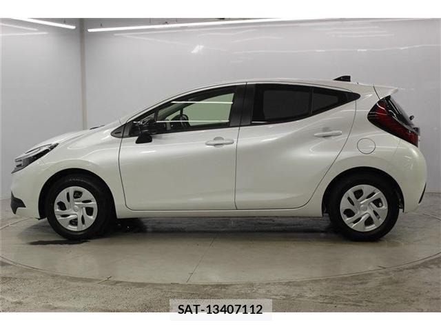 Toyota AQUA 2026-01 8334766-7