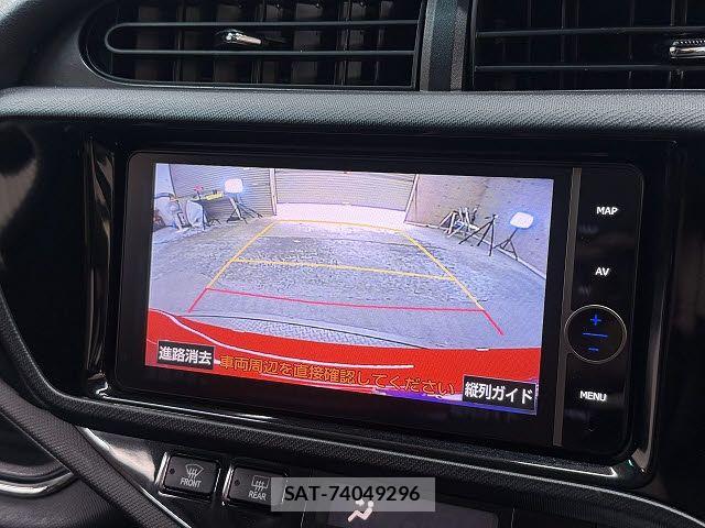 Toyota AQUA 2014-01 8334831-11