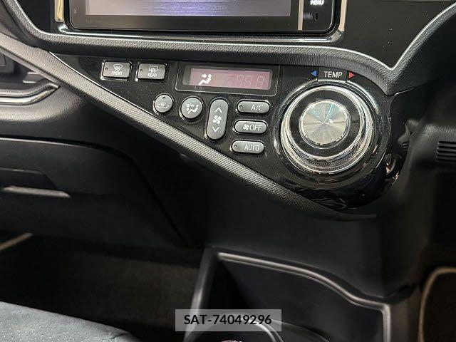 Toyota AQUA 2014-01 8334831-12