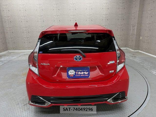 Toyota AQUA 2014-01 8334831-5