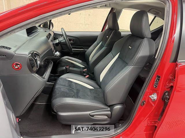Toyota AQUA 2014-01 8334831-8