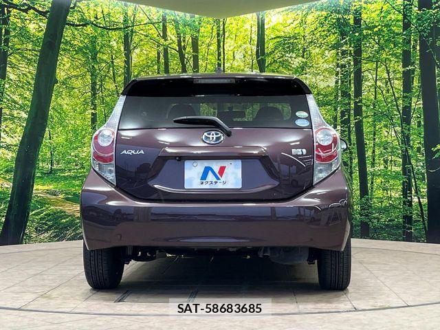Toyota AQUA 2014-03 8334823-14