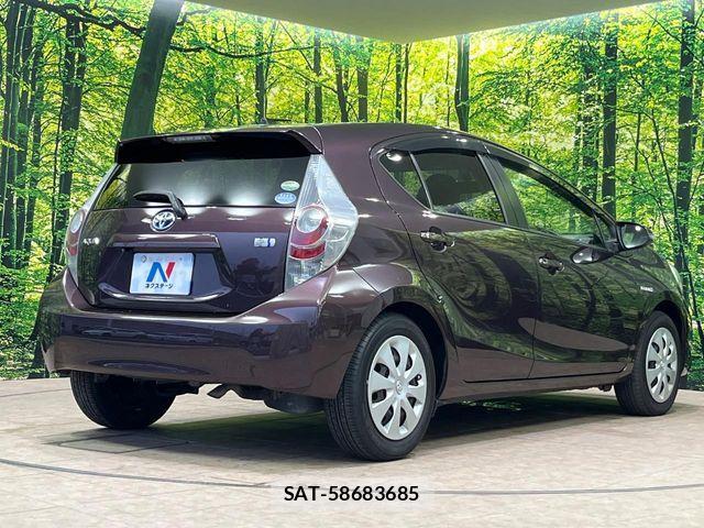 Toyota AQUA 2014-03 8334823-16