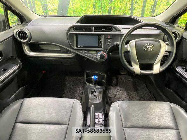Toyota AQUA 2014-03 8334823-1