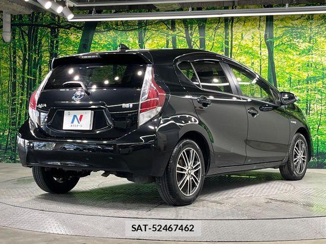 Toyota AQUA 2015-10 8334826-16