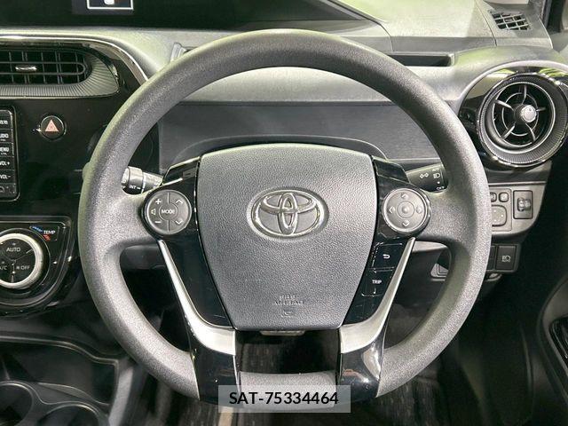 Toyota AQUA 2018-01 8334799-10