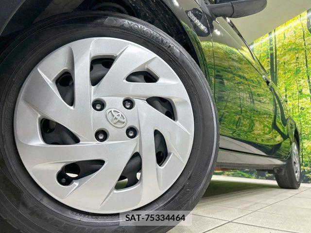 Toyota AQUA 2018-01 8334799-12