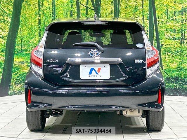 Toyota AQUA 2018-01 8334799-14