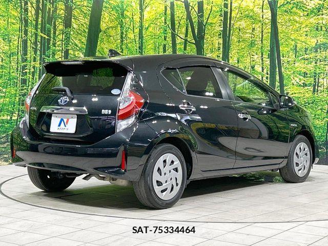 Toyota AQUA 2018-01 8334799-16