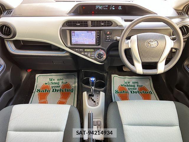 Toyota AQUA 2014-10 8334819-1