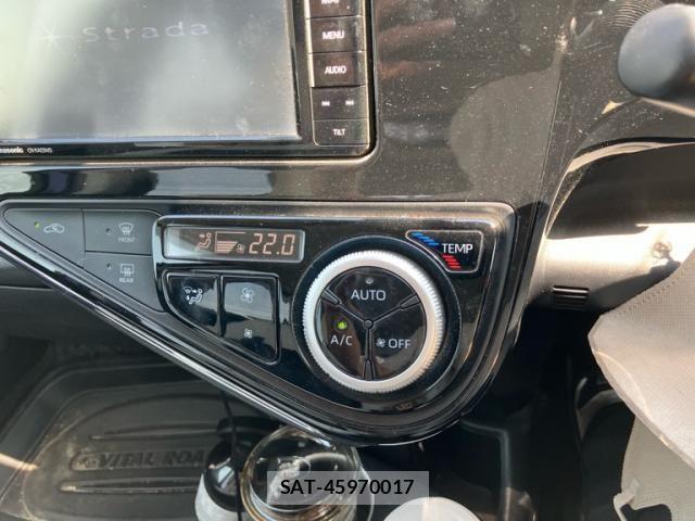 Toyota AQUA 2018-01 8334837-9