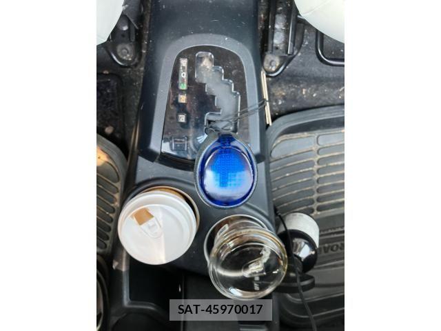 Toyota AQUA 2018-01 8334837-5