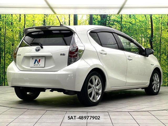 Toyota AQUA 2012-10 8334827-16