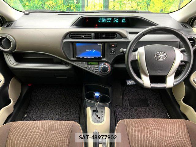 Toyota AQUA 2012-10 8334827-1
