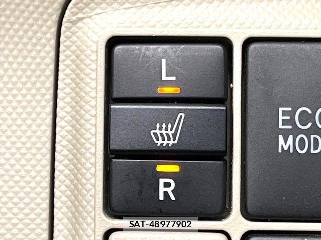 Toyota AQUA 2012-10 8334827-3