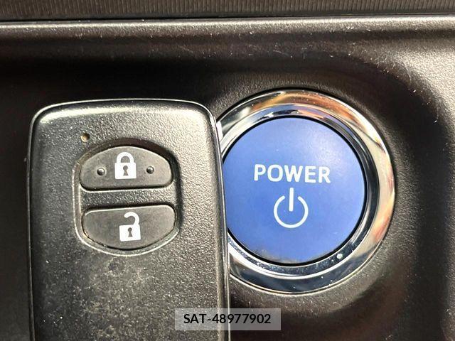 Toyota AQUA 2012-10 8334827-4
