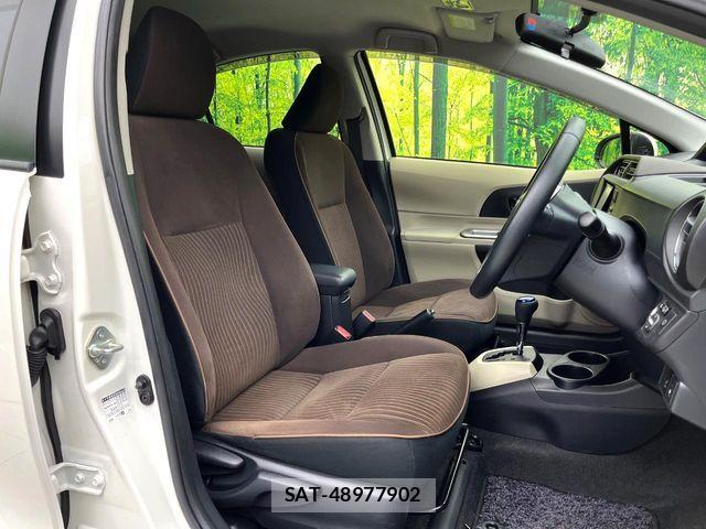 Toyota AQUA 2012-10 8334827-7