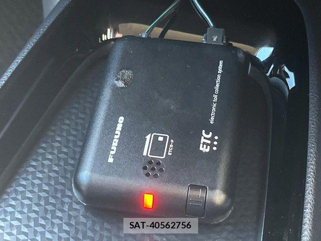 Toyota AQUA 2024-06 8334773-6
