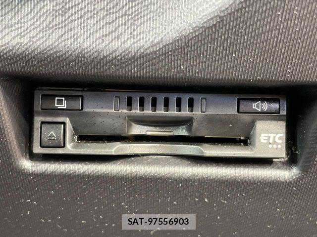 Toyota AQUA 2019-06 8334794-7