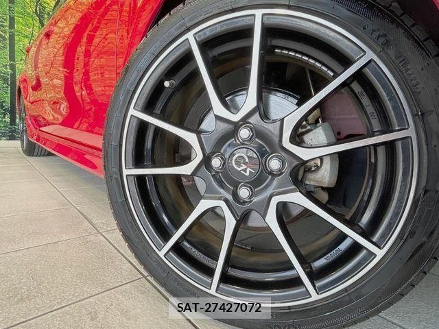 Toyota AQUA 2015-01 8334833-12
