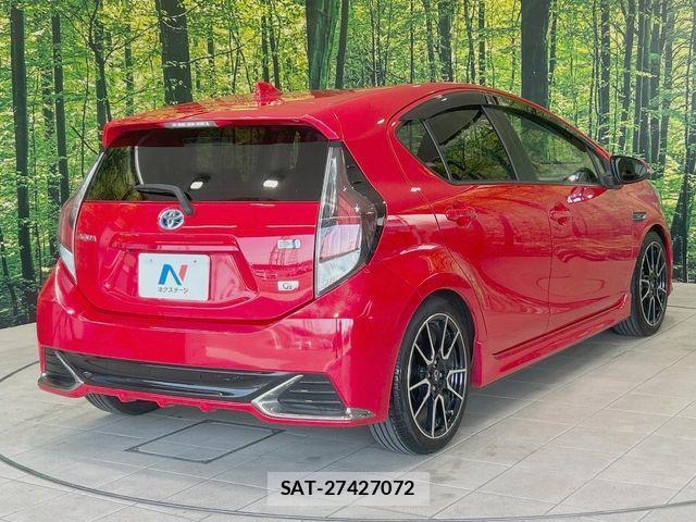Toyota AQUA 2015-01 8334833-16