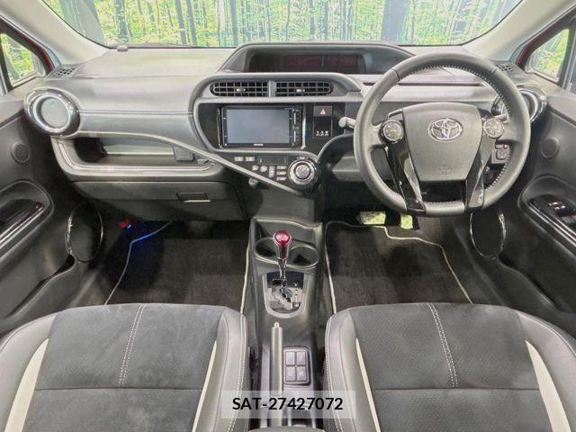Toyota AQUA 2015-01 8334833-1