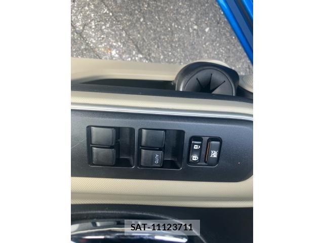 Toyota AQUA 2013-08 8334850-16