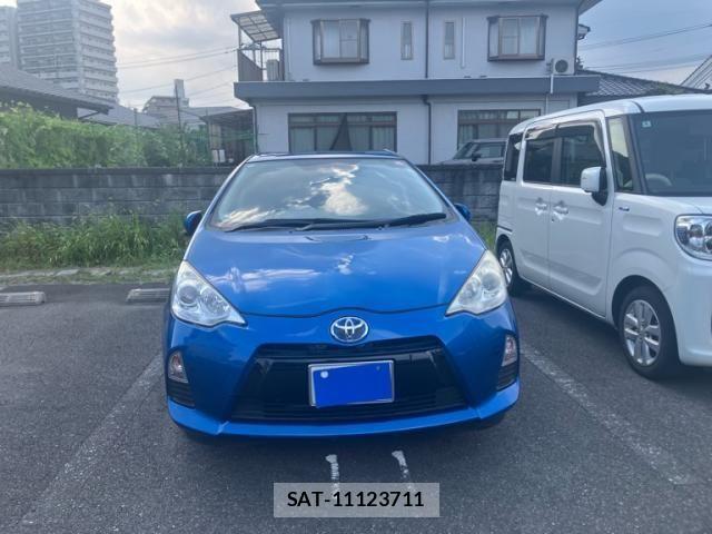Toyota AQUA 2013-08 8334850-2