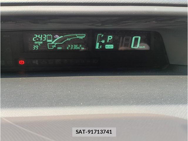 Toyota AQUA 2013-03 8334832-10