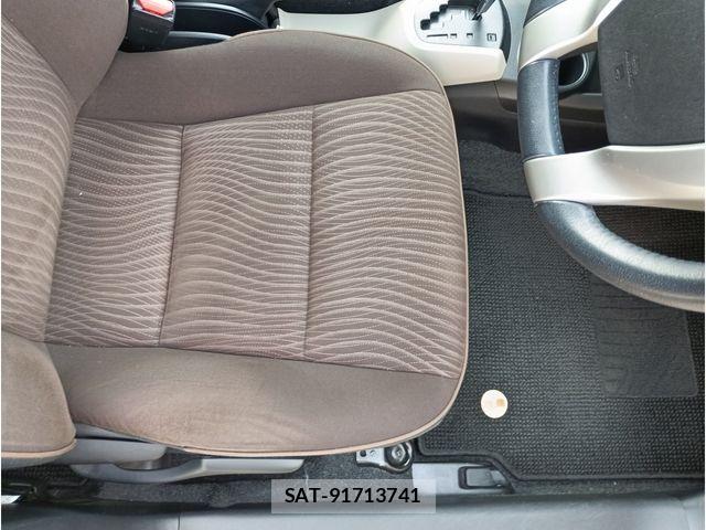 Toyota AQUA 2013-03 8334832-14