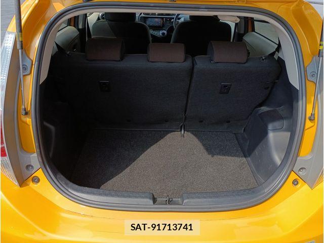 Toyota AQUA 2013-03 8334832-19