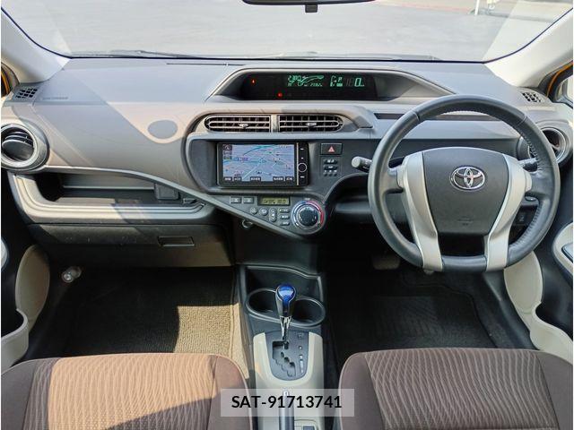 Toyota AQUA 2013-03 8334832-2