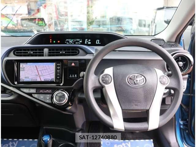 Toyota AQUA 2017-03 8334807-8